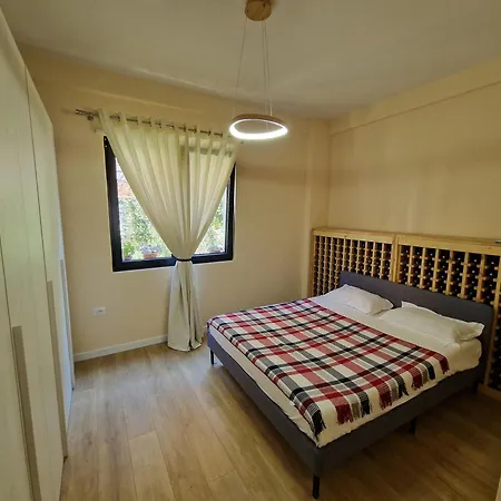 Laci * Tirana