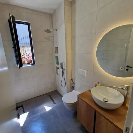 Laci Apartment